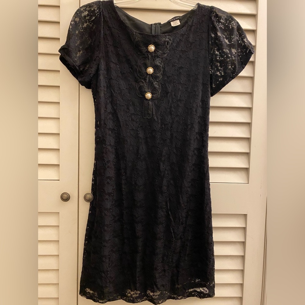 Juniors’ Black Lace Dress
